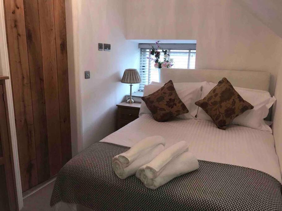 Chic 2 Bed Peak District Cottage Barn Near Alton Towers, Polar Bears, Chatsworth House Leek Bagian luar foto