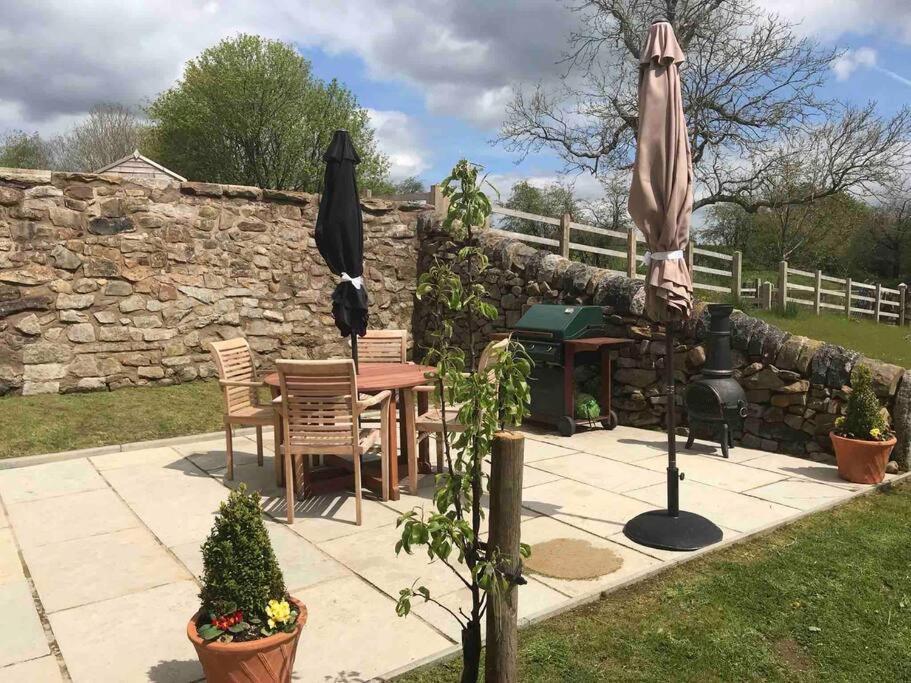 Chic 2 Bed Peak District Cottage Barn Near Alton Towers, Polar Bears, Chatsworth House Leek Bagian luar foto
